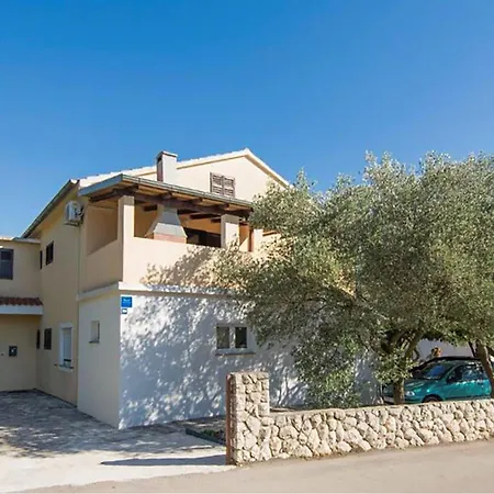 شقة 2 Bedroom Beautiful In بيوغْغاد نا موغو