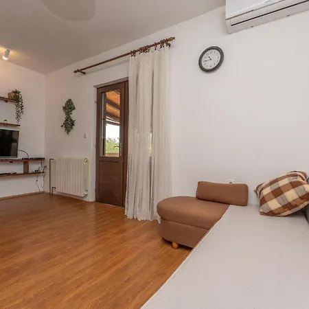 2 Bedroom Beautiful In * Biograd Na Moru